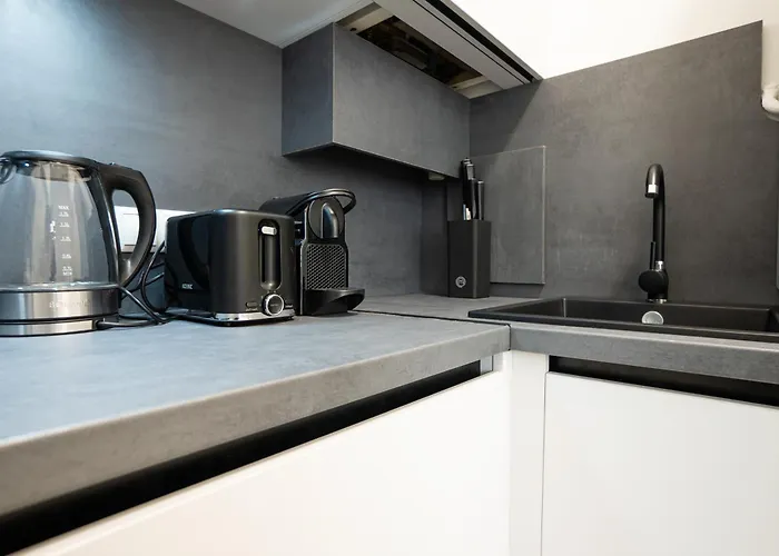 Spacious Cosy Apartment With A Balcony And A King-Size Bed 15 Minutes Away From Stephansdom