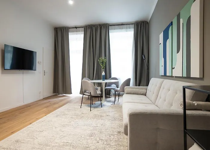 Spacious Cosy Apartment With A Balcony And A King-Size Bed 15 Minutes Away From Stephansdom