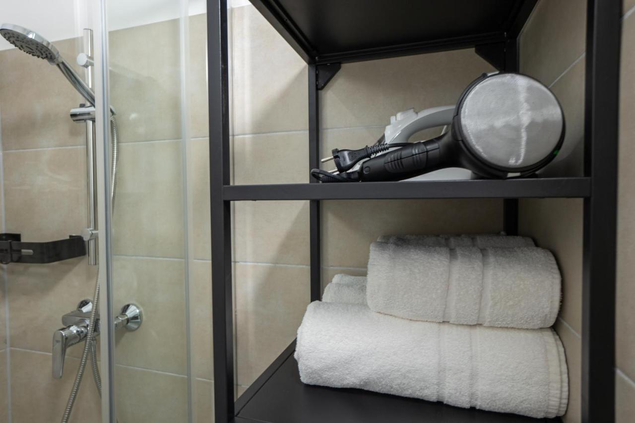 Spacious Cosy With A Balcony And A King-size Bed 15 Minutes Away From Stephansdom * Vienna