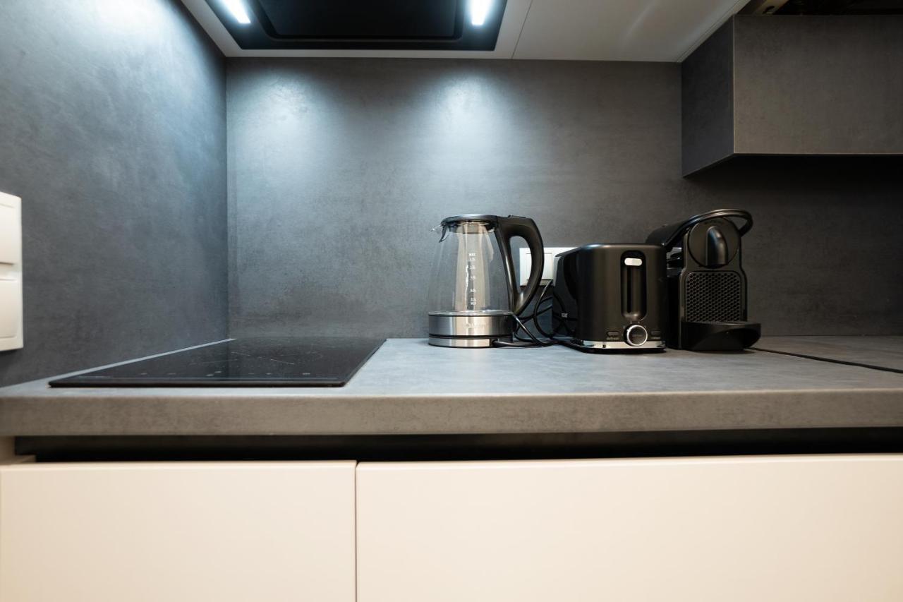 Spacious Cosy With A Balcony And A King-size Bed 15 Minutes Away From Stephansdom *