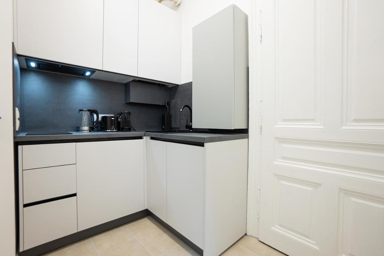 Spacious Cosy With A Balcony And A King-size Bed 15 Minutes Away From Stephansdom Apartment