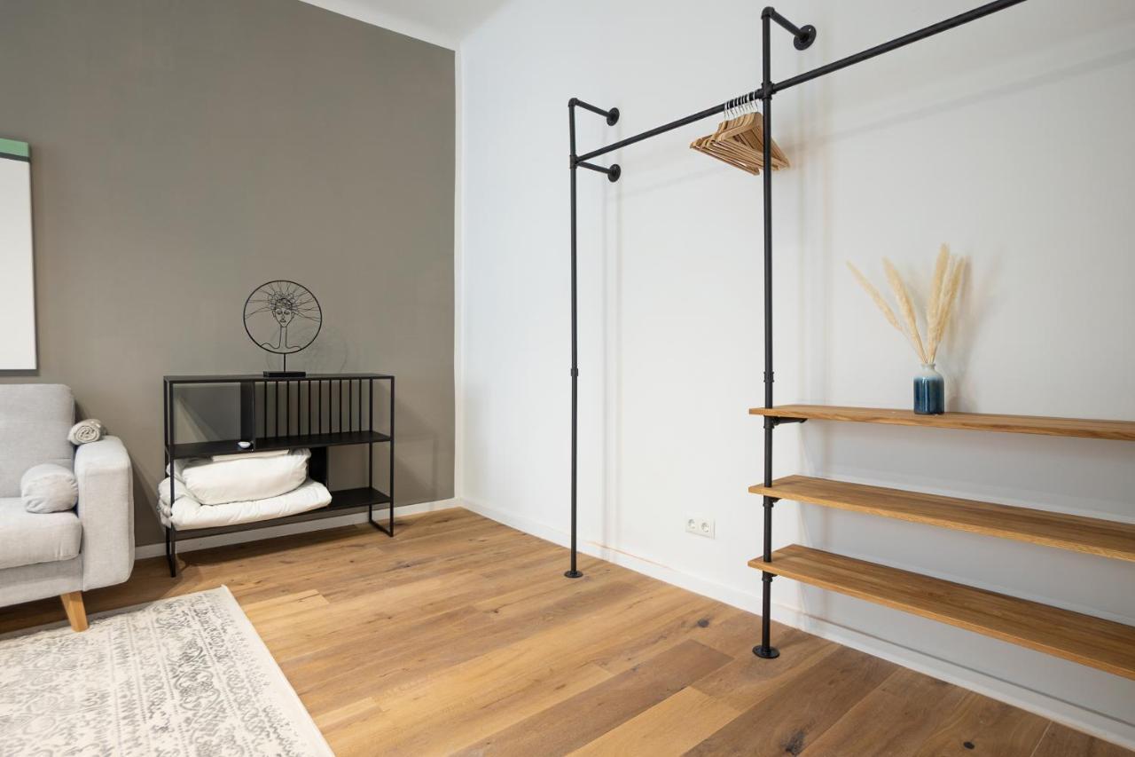 Spacious Cosy With A Balcony And A King-size Bed 15 Minutes Away From Stephansdom Apartment
