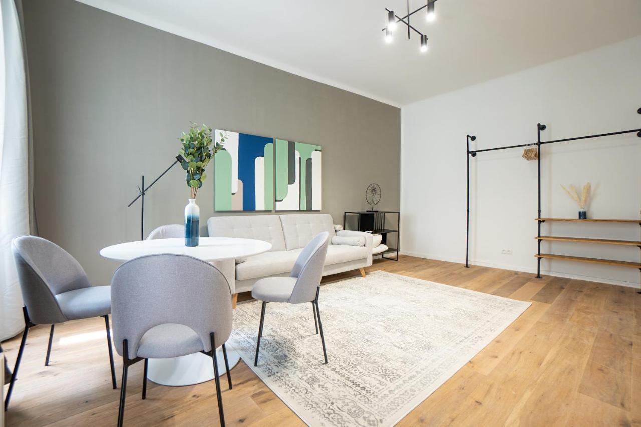 Apartment Spacious Cosy With A Balcony And A King-size Bed 15 Minutes Away From Stephansdom Vienna