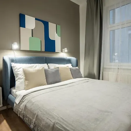 Spacious Cosy Apartment With A Balcony And A King-Size Bed 15 Minutes Away From Stephansdom Vienna Exterior photo