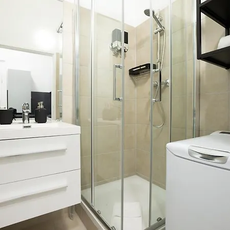 Spacious Cosy Apartment With A Balcony And A King-Size Bed 15 Minutes Away From Stephansdom Vienna Exterior photo